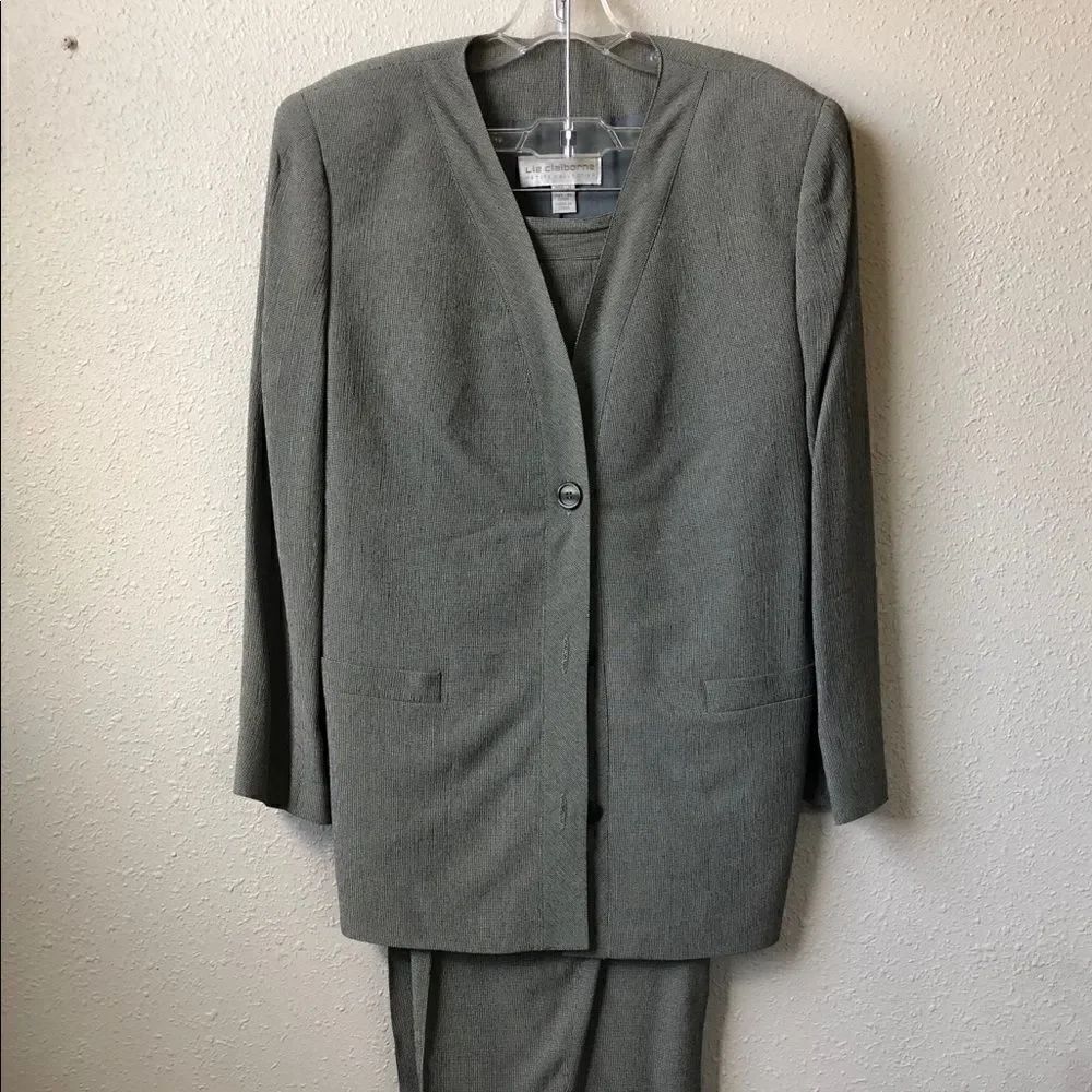 Liz Claiborne Petite Collection 2 Piece Suit